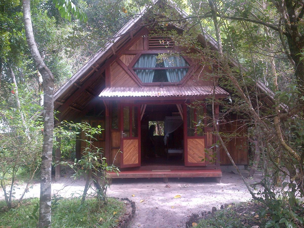 Les Acacias Bungalows Manambolo Экстерьер фото