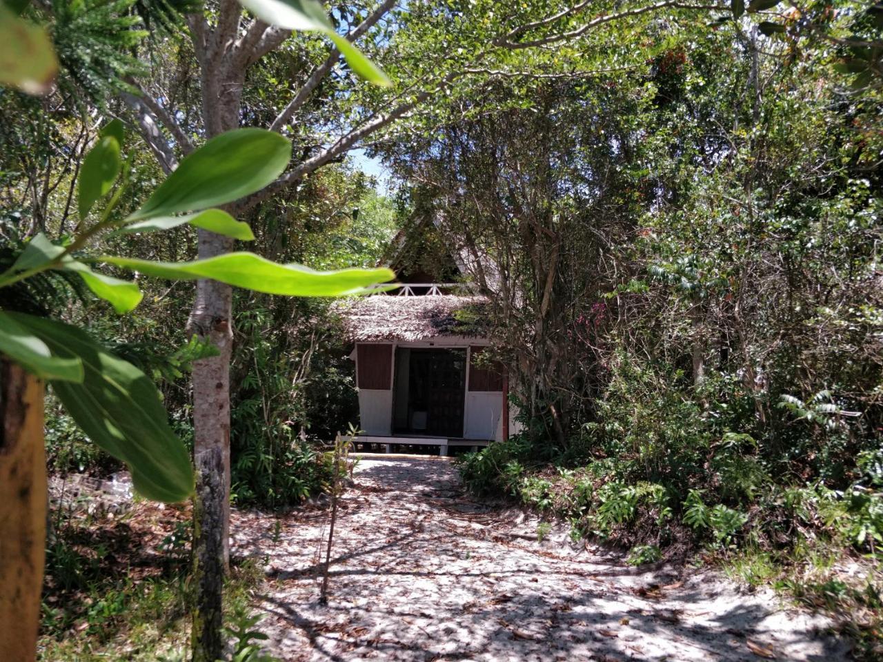 Les Acacias Bungalows Manambolo Экстерьер фото
