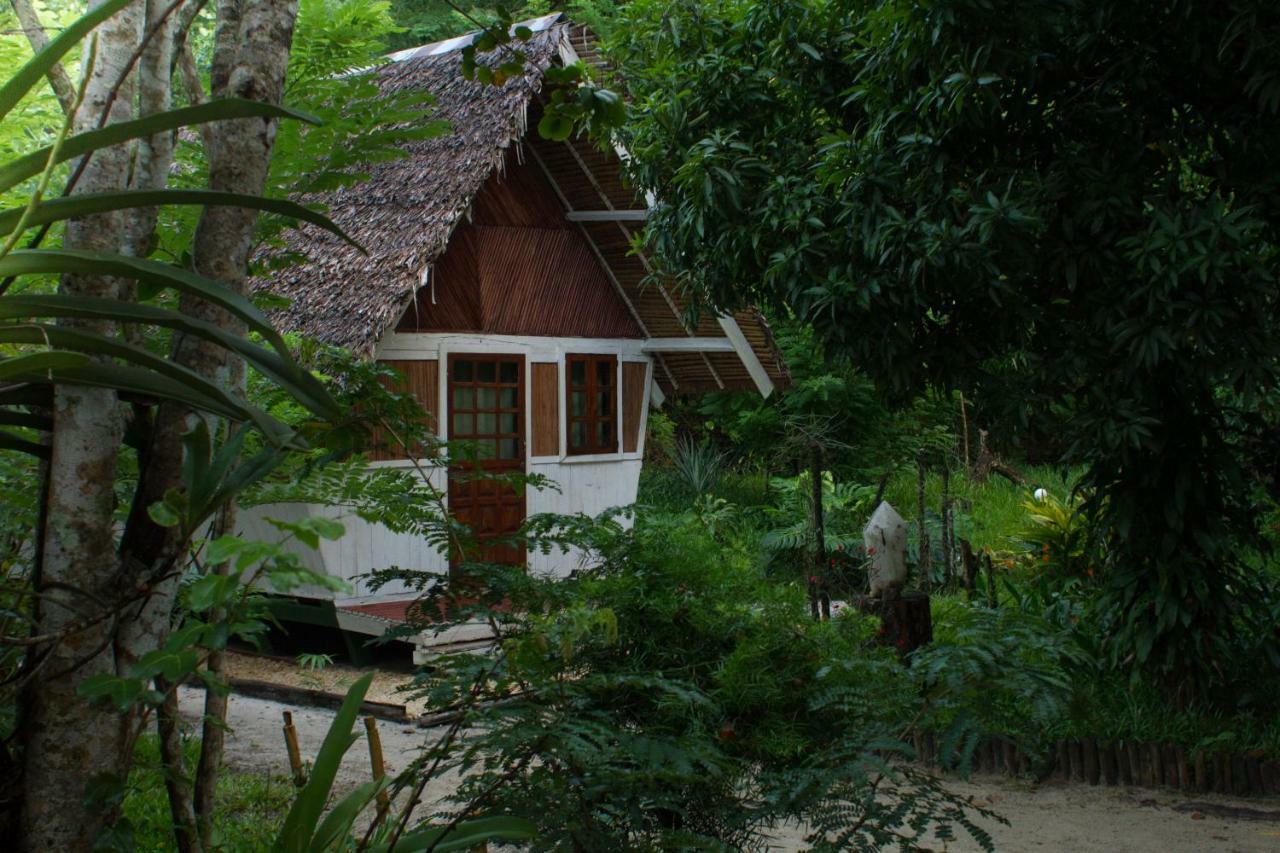 Les Acacias Bungalows Manambolo Экстерьер фото