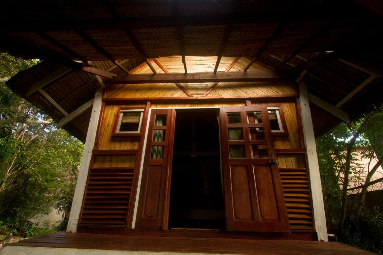 Les Acacias Bungalows Manambolo Экстерьер фото