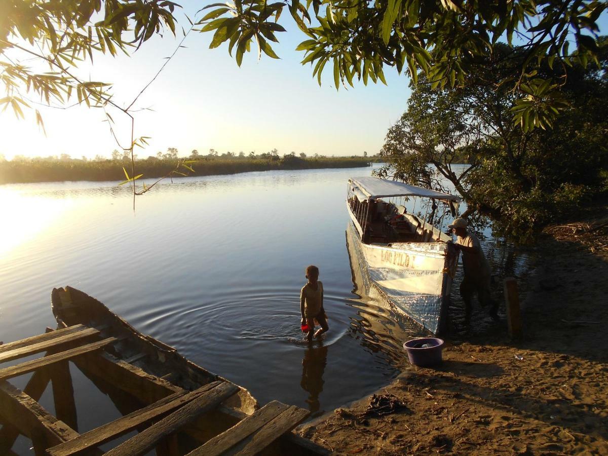 Les Acacias Bungalows Manambolo Экстерьер фото